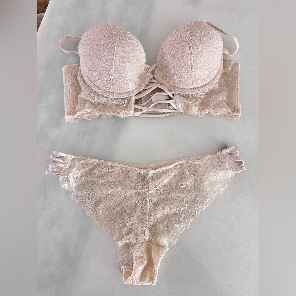 Lace Underwire Bra and Panty Set - Blush